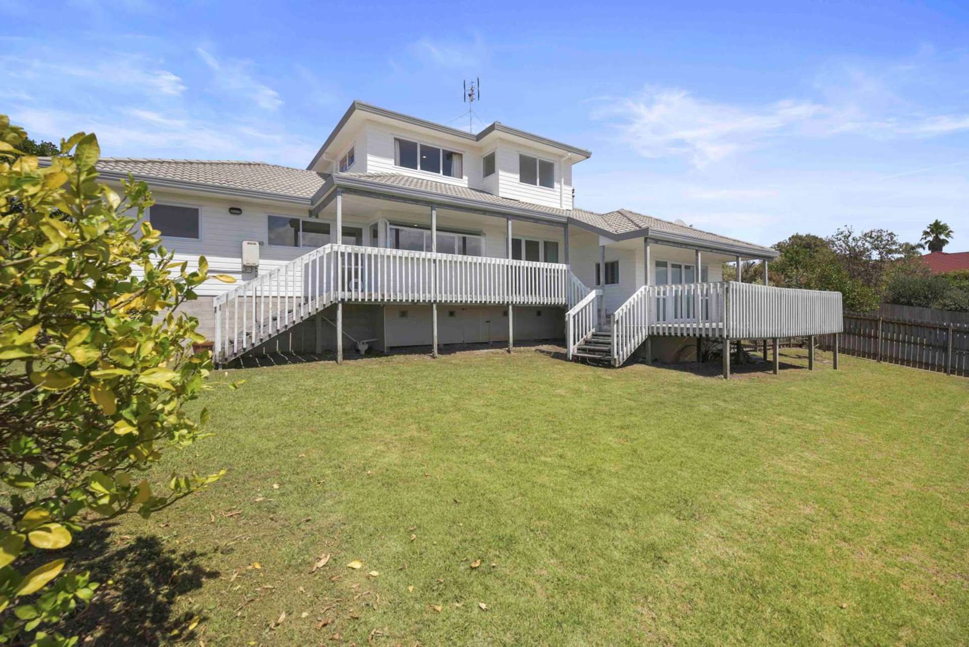 16 Alec Craig Way Gulf Harbour_0