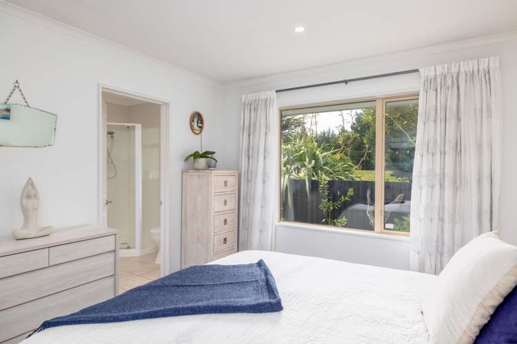 16 Len Hale Place Parklands_7