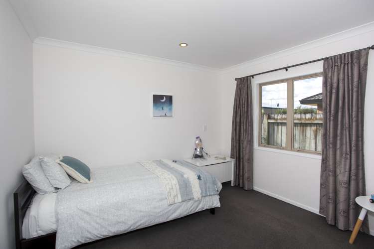 19 Meridian Grove Kelvin Grove_16