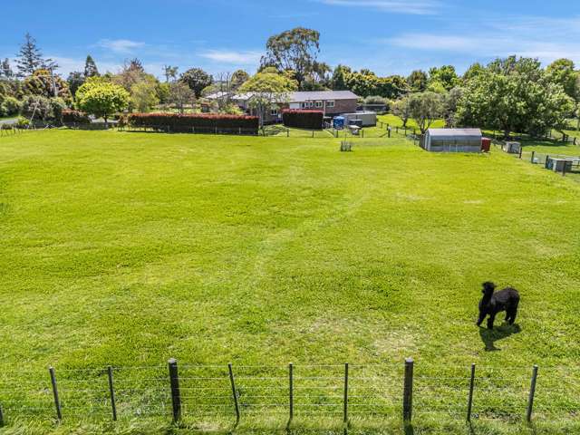 SOLID BRICK HOME 308 SQM ON 5 ACRES