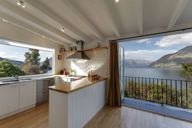 6 Matau Place Fernhill/Sunshine Bay_6