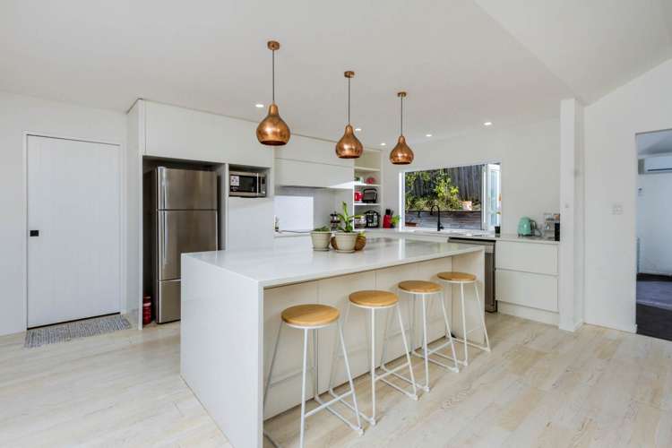 35 Caversham Drive Torbay_13