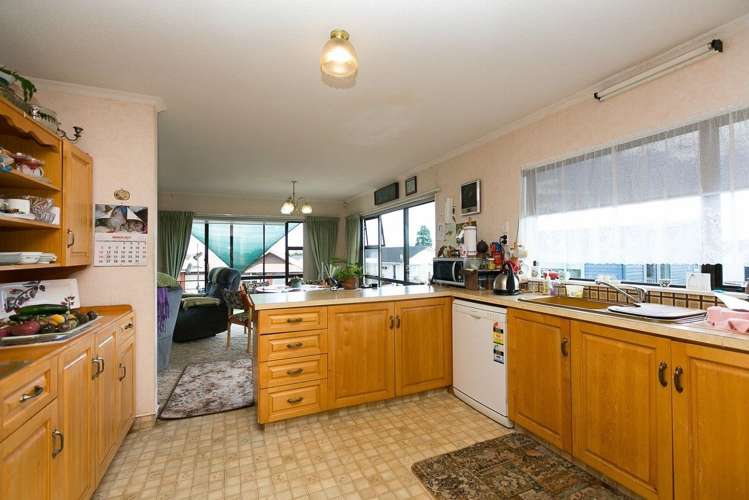 13 Park Lane Waitara_5