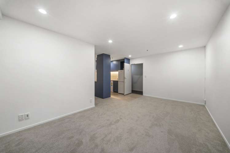 3F/10 Crown Lynn Place New Lynn_4