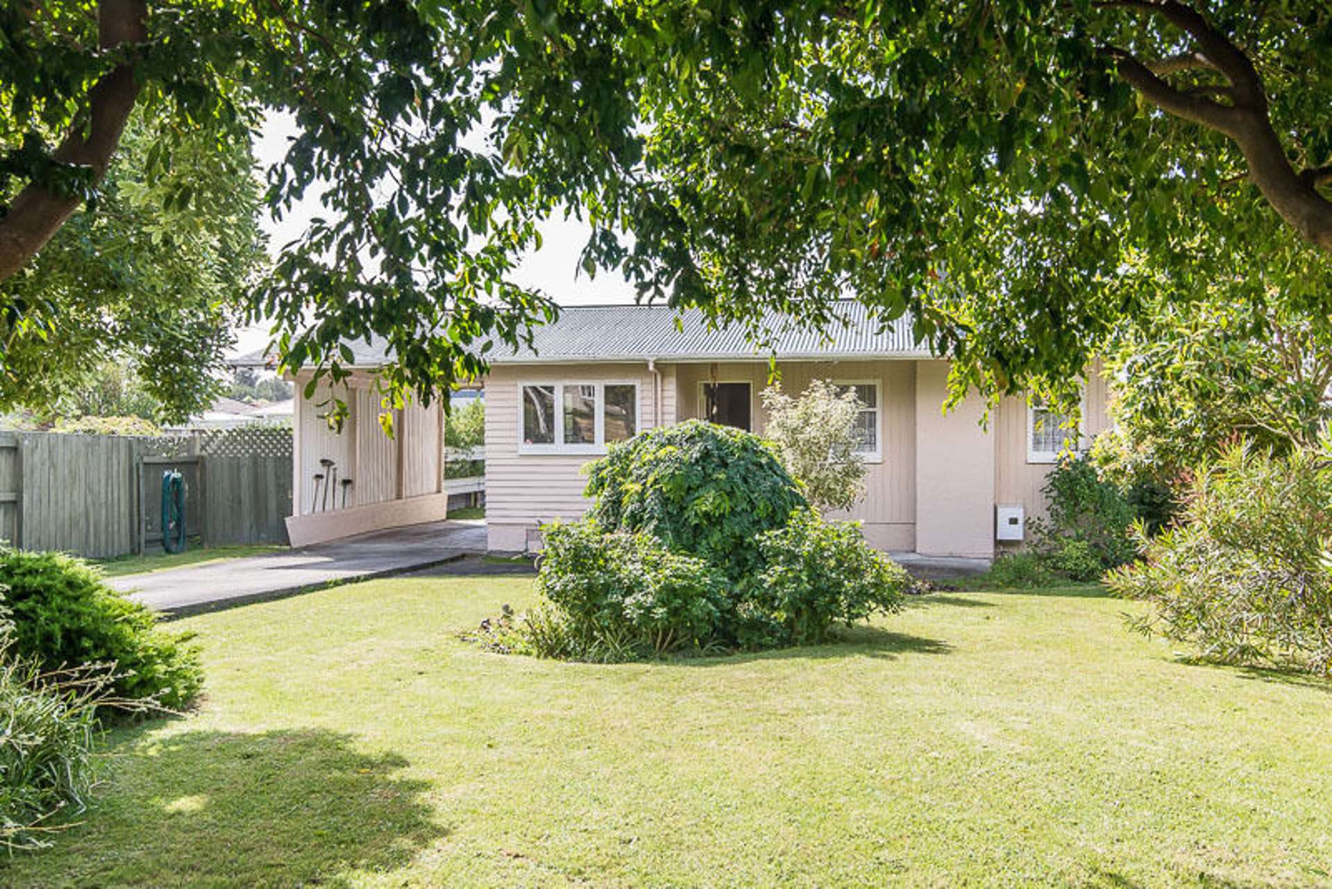 8 Parakai Street Paraparaumu Kapiti Coast Houses for Sale One Roof