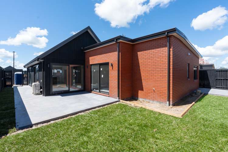 37 Earp Crescent Chartwell_11