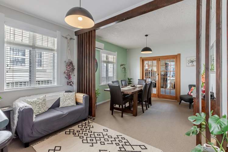 9 Wha Street Lyall Bay_4