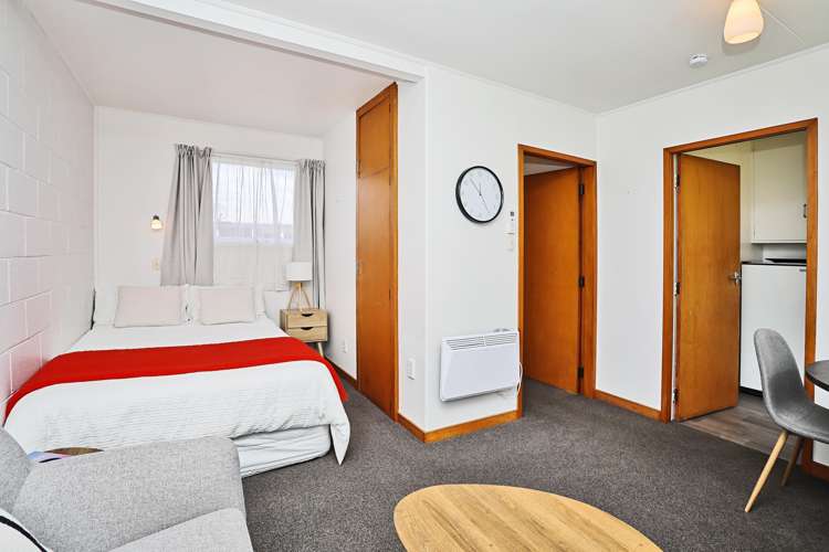 22 Avenal Street Avenal_14