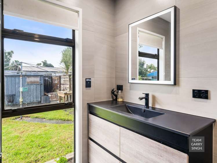 5 Rushgreen Avenue Pahurehure_19