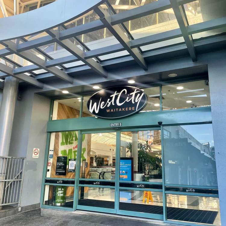 2 Marie Crescent Te Atatu South_24