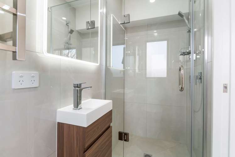 2/2 Hyde Street Manurewa East_9