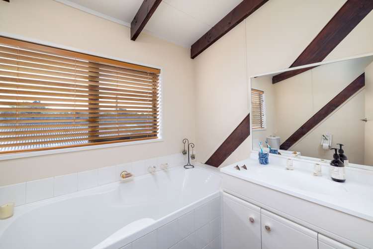 113 Rocking Horse Road Southshore_11