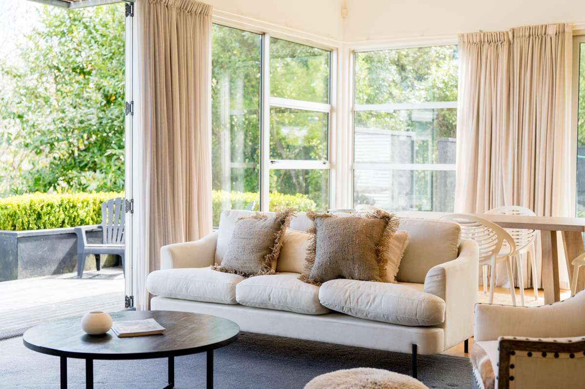 23 and 21 Bank Road_5