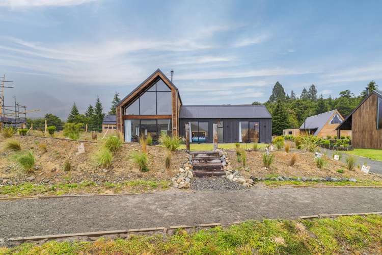 50 Luge Loop Castle Hill_15