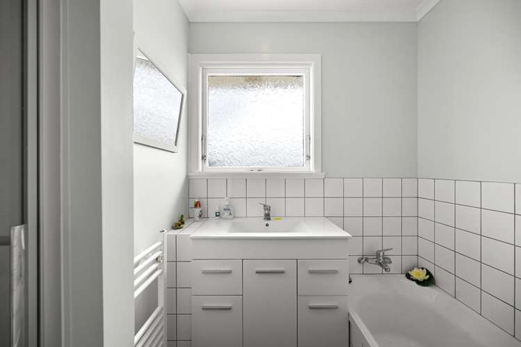 63 Resthill Crescent Glenview_9