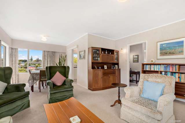 2/14 Knightsbridge Drive Forrest Hill_1