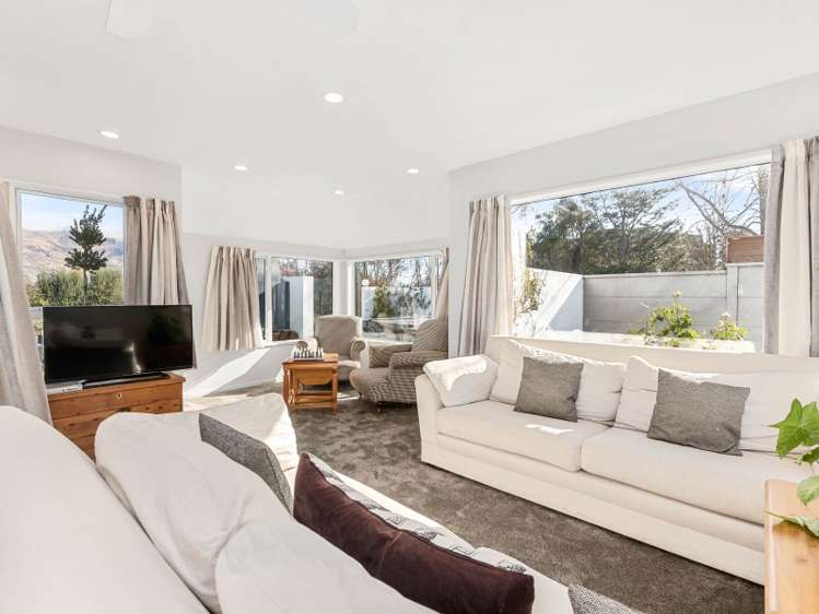 2 Waimana Place Wanaka_5