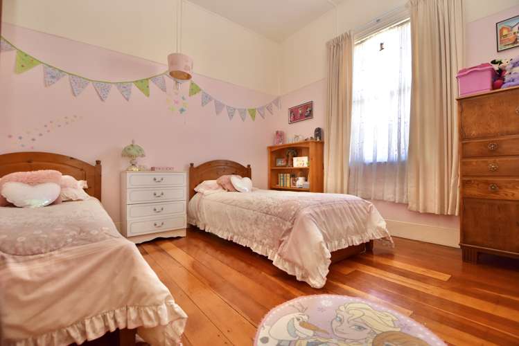 2 Clifton Avenue Carterton_12