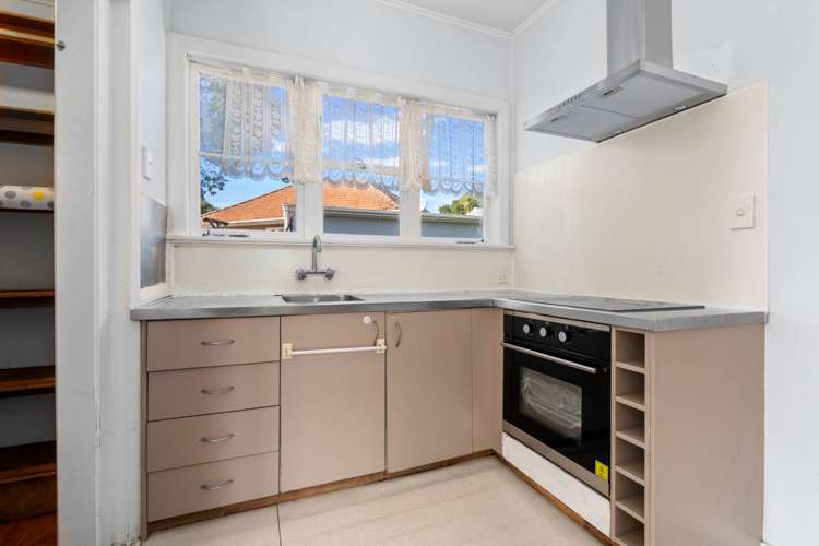 1 Reid Road New Lynn_5