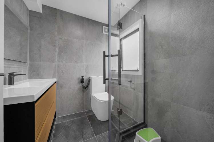 5A Letterkenny Place Blockhouse Bay_25