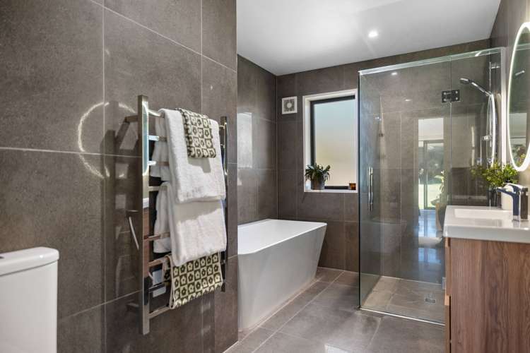 54 Xenicus Rise Glenorchy_16