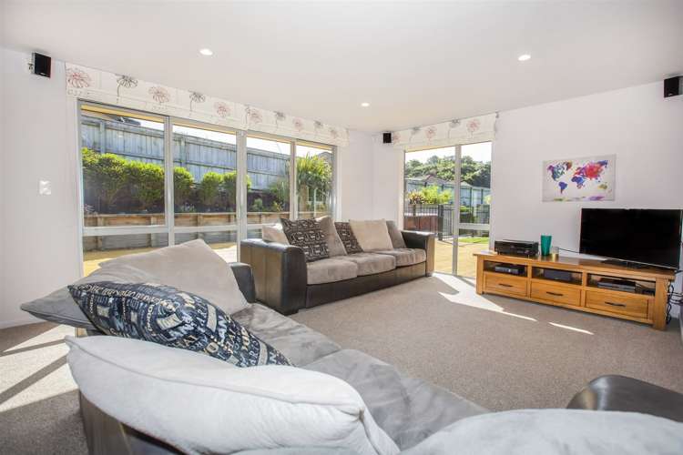 15 Tararua Close Aotea_5