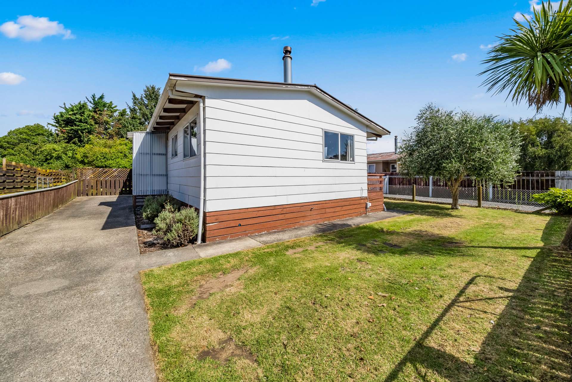 2/30 Makarini Street Paraparaumu_0