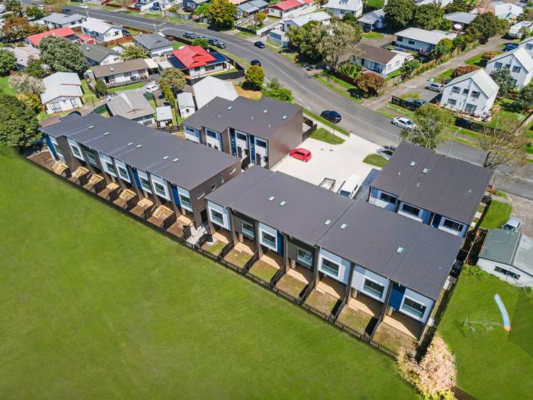 14, 15, 22/17 Barneys Farm Road Clendon Park_23