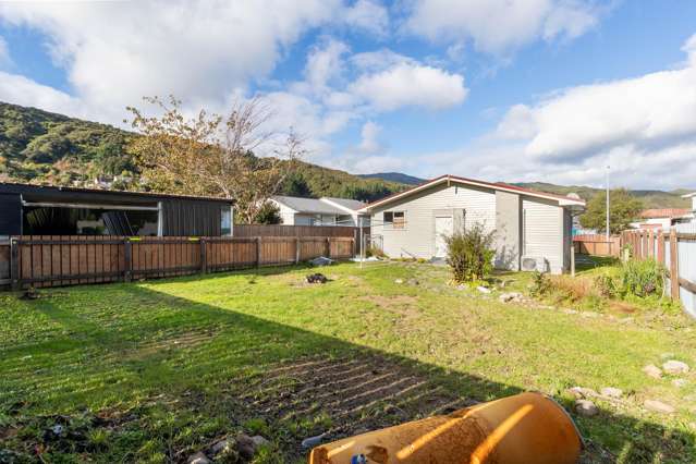 8 Orewa Grove Wainuiomata_1