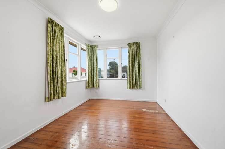 2 Puriri Crescent Hillcrest_10