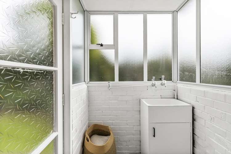 2/12 Dominion Street Takapuna_10