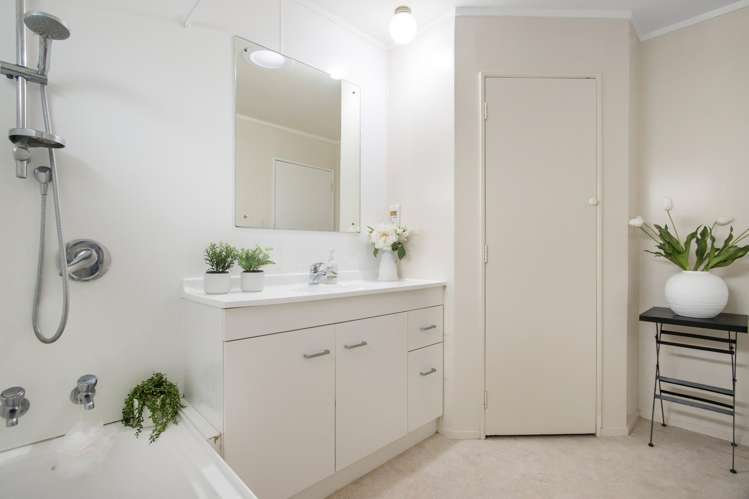 81 Lockington Road Aongatete_17