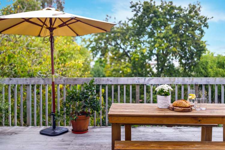 669 Beach Road Rothesay Bay_33