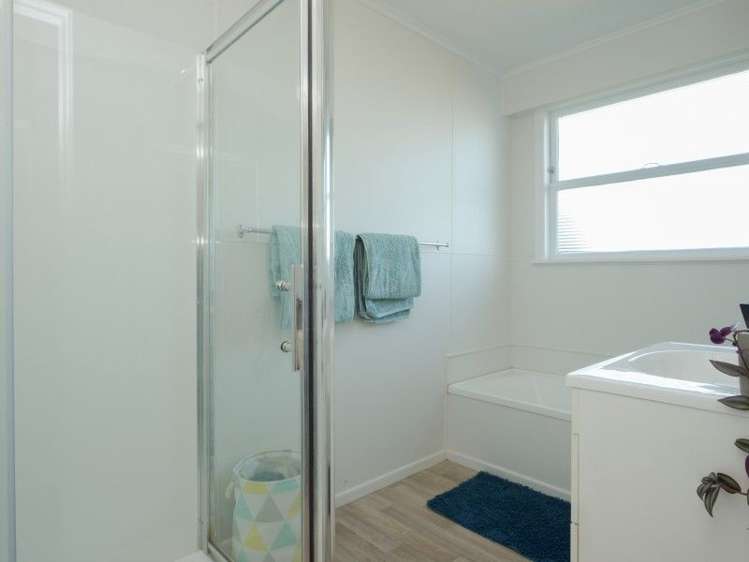 6 Joanna Place Deanwell_9