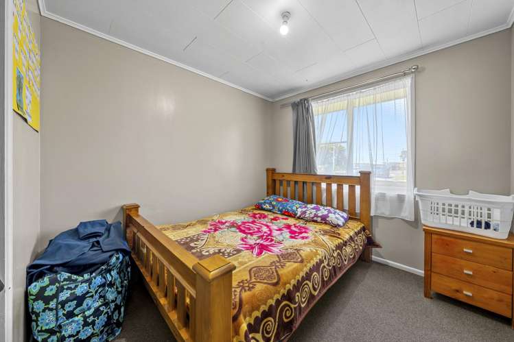 142 Preston Road Otara_12