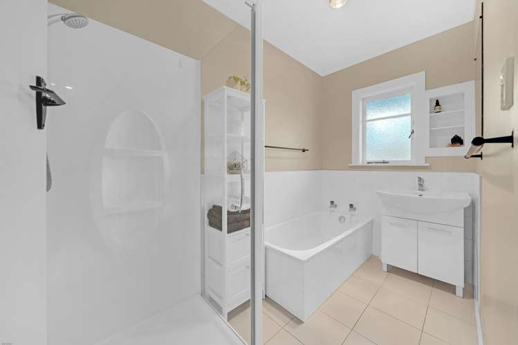 2/7 Greenhill Crescent Pakuranga Heights_13