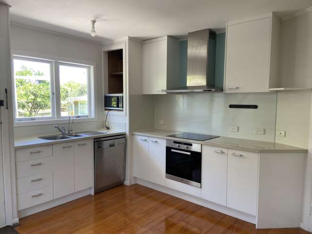 14 Hereford Street Te Atatu Peninsula_3