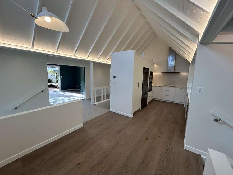 8 Meanda Gardens Sunnyhills_9