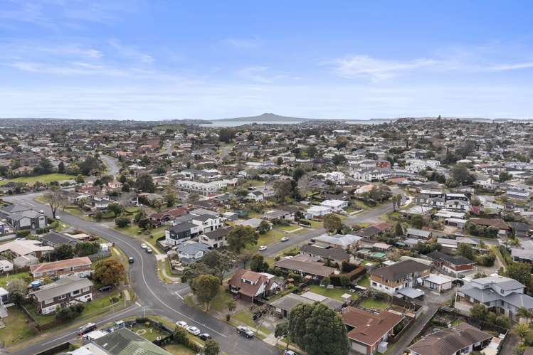 12 Kurnell Drive Botany Downs_24