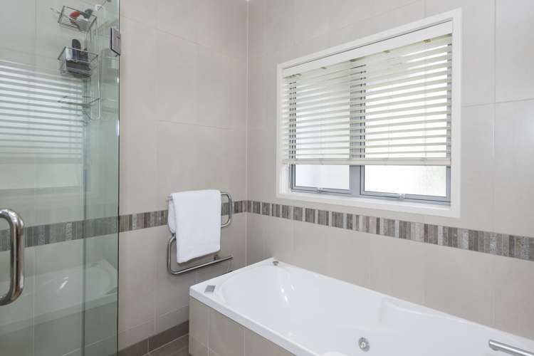 11 Pohutukawa Grove Lytton West_10