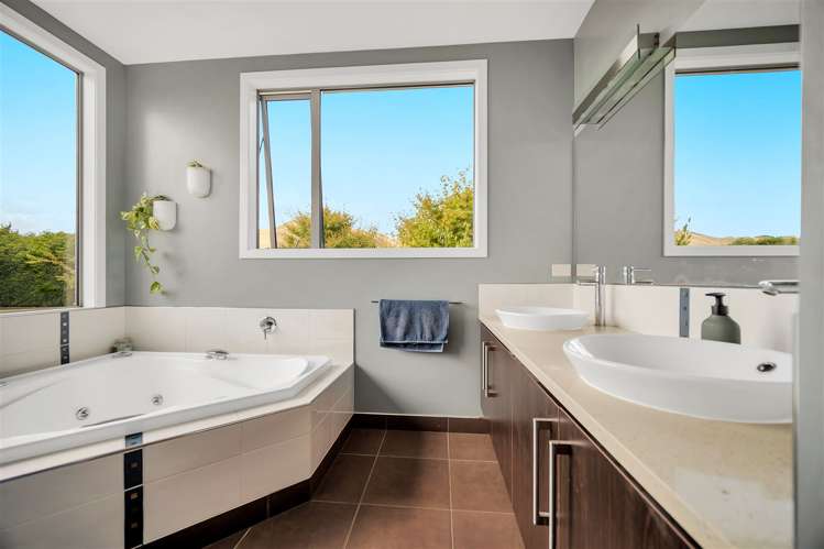 354 Bridge Valley Road Wakefield_10