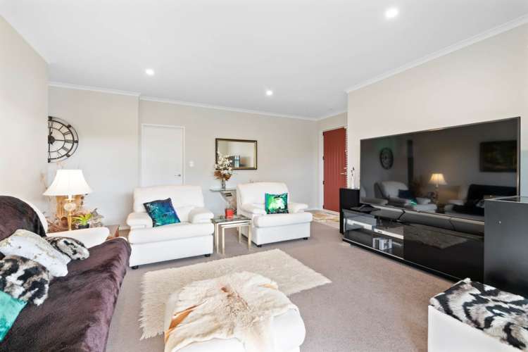 6 Taikura Avenue Red Beach_8