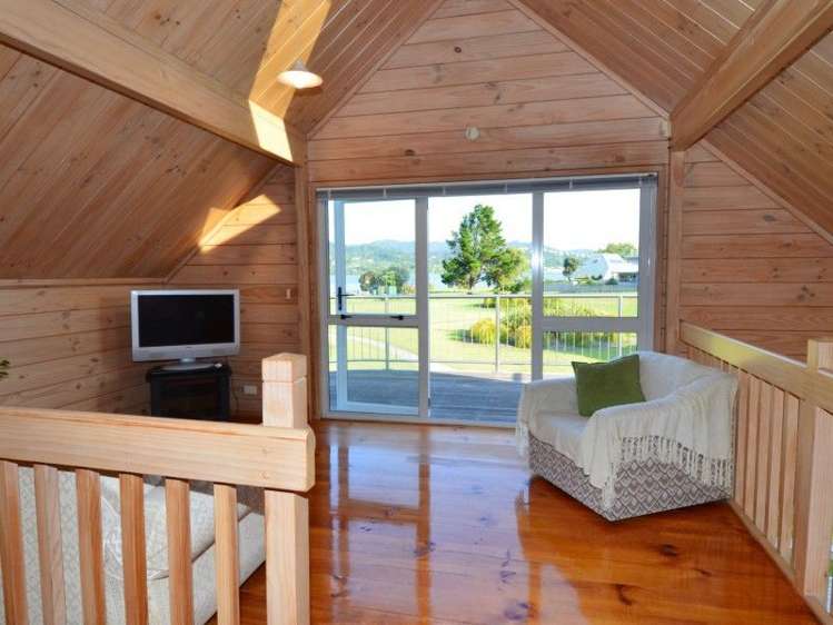 8 Ajax Head Pauanui_7