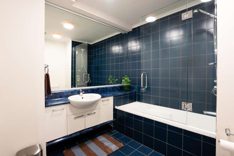 1.12/1 Queens Wharf Wellington Central_12