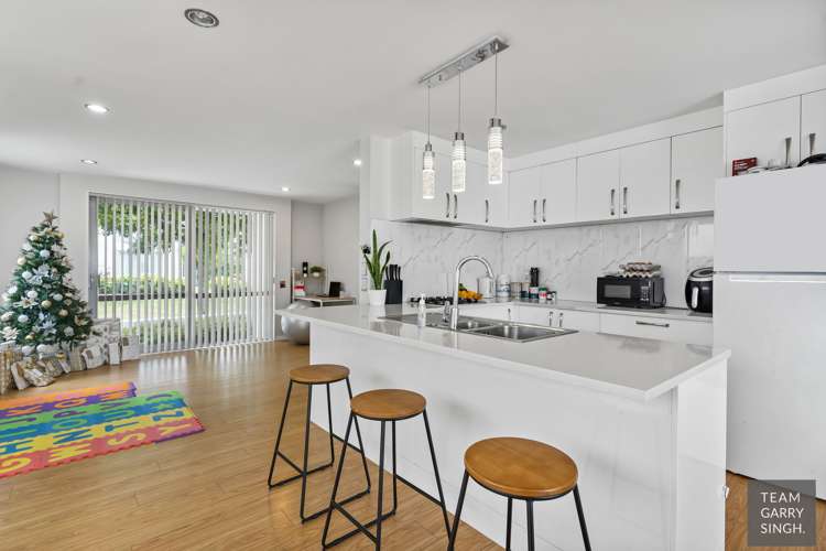 11 Phar Lap Crescent Takanini_5