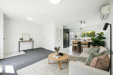 1/148 Glamorgan Drive_4