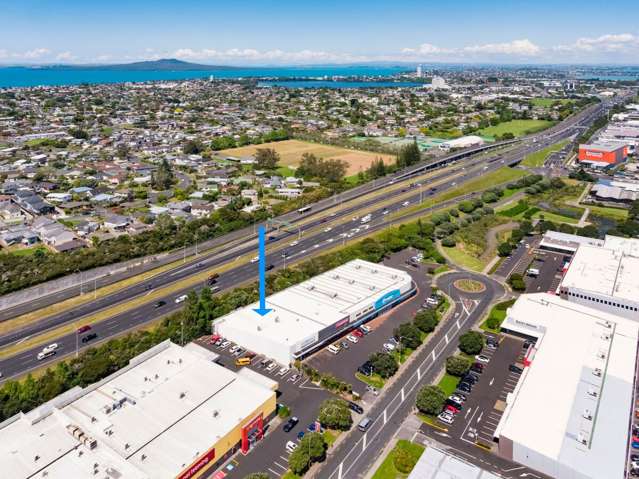 Unit C, 7-19 Croftfield Lane Wairau Valley_2