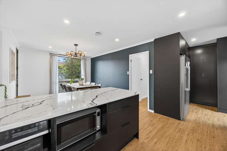 37 Botany Road Botany Downs_8