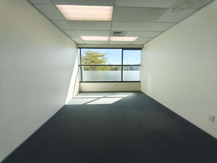 46 Taharoto Road Takapuna_13