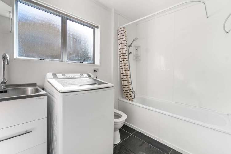 2/3 Clarks Beach Road Clarks Beach_12